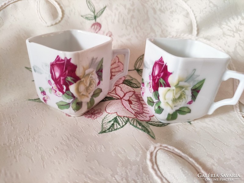 Rózsás mini csészék