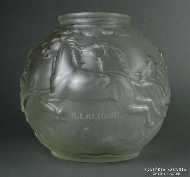 1O248 marked r. Lalique france horses frosted glass vase 17 cm