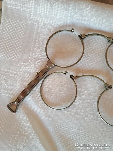Lornyon glasses glasses