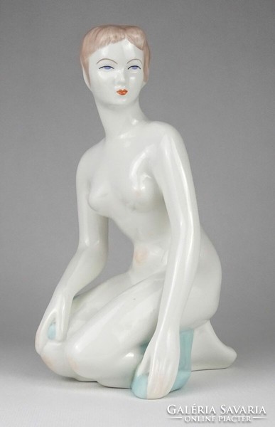 1M299 old aquincum porcelain kneeling female nude statue 22 cm