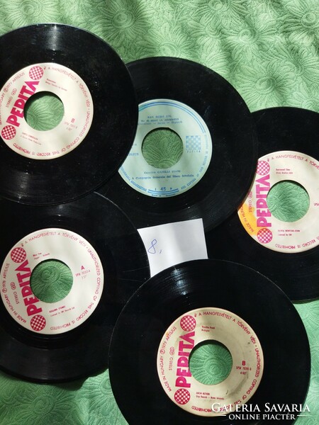 Vinyl singles 8.