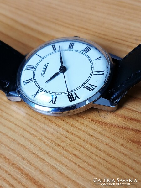 Rocket hand-wound wristwatch