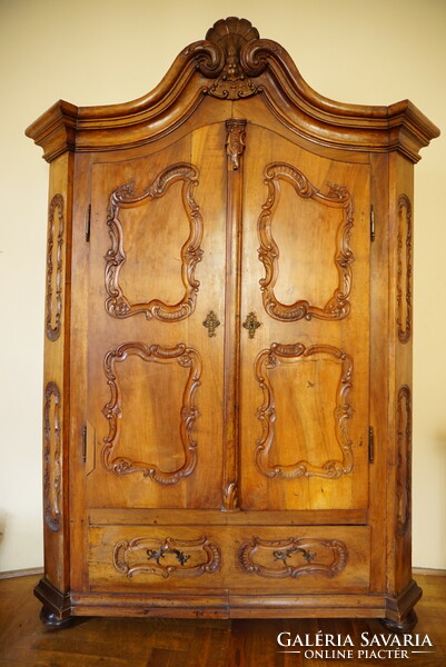 Viennese baroque cabinet