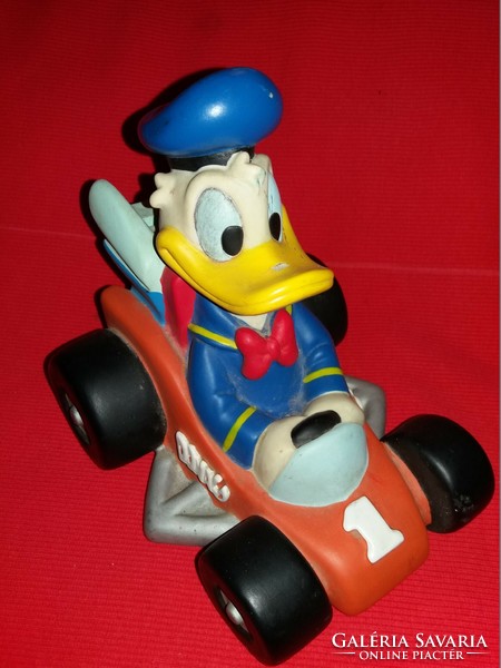 Eredeti Walt Disney játék BULLYLAND persely Donald kacsa verseny autóval figura a képek szerint