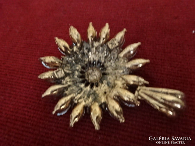 Aranyozott medál apró gyöngyökkel kirakva - a 70-es évekből való. Jókai.