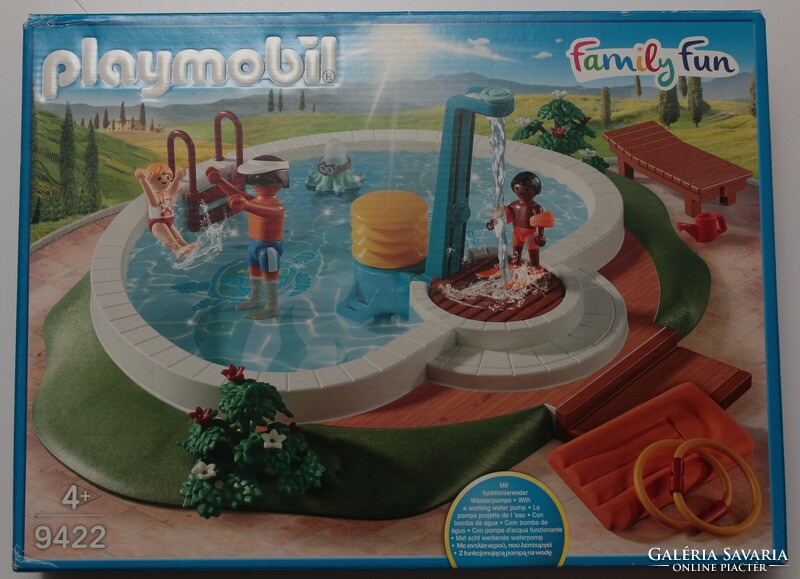 Playmobil swimming pool or family pool complete in its original box!
