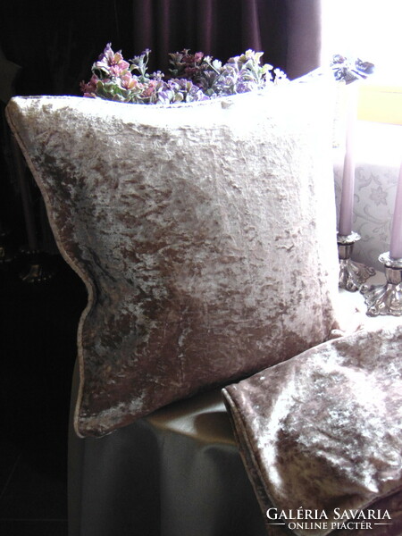 Beautiful velvet decorative cushion cover / 3 pcs