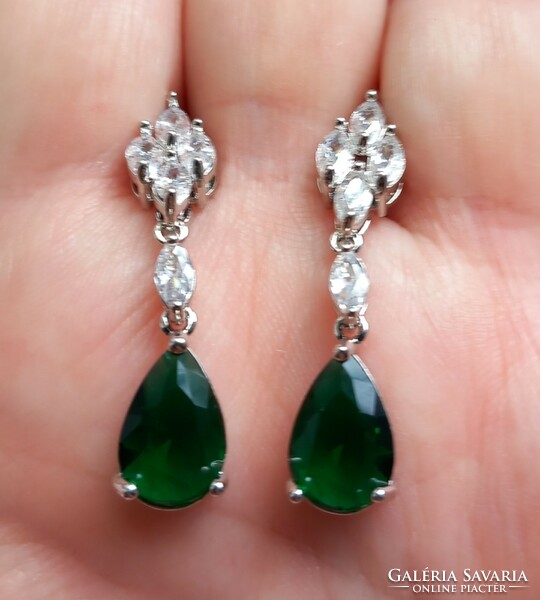 Green zirconia drop earrings