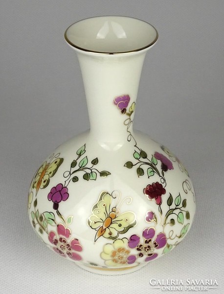 1O365 Régi pillangós vajszínű Zsolnay porcelán váza 15 cm