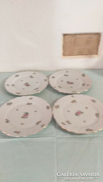 4 pieces of flawless Herend flat plates