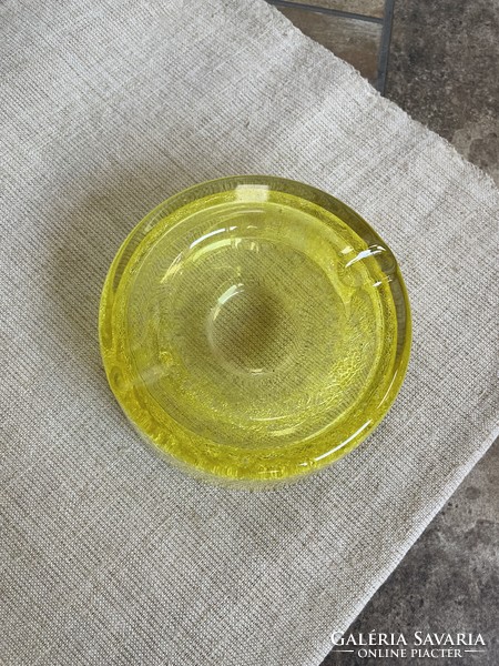 Ritkább sárga citromsárga  repesztett Fátyolüveg fátyol karcagi berekfürdői üveg hamutartó hamus