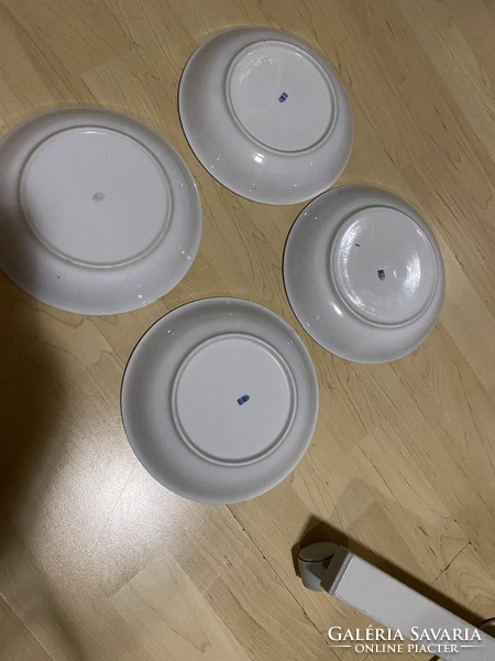Flat plates from Zsolna