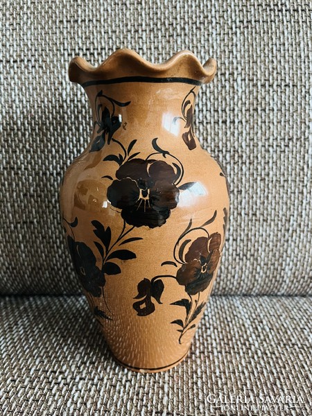 A rare red vase from Bélapátfalvi