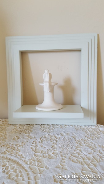 Fold-out shelf with white frame, picture frame 3x2 pieces from 2500 ft.