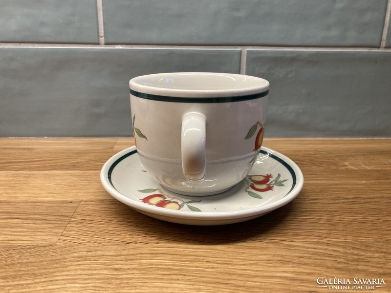 Csipkebogyós teás csésze tányérral, kőcserép