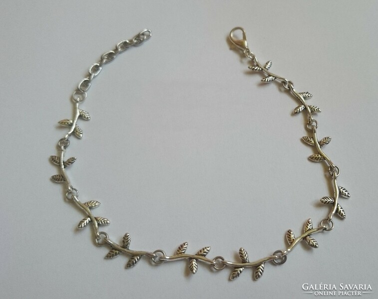 Silver anklet with twigs