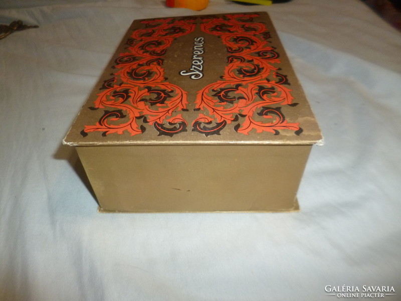 Old fortune chocolate bonbon box