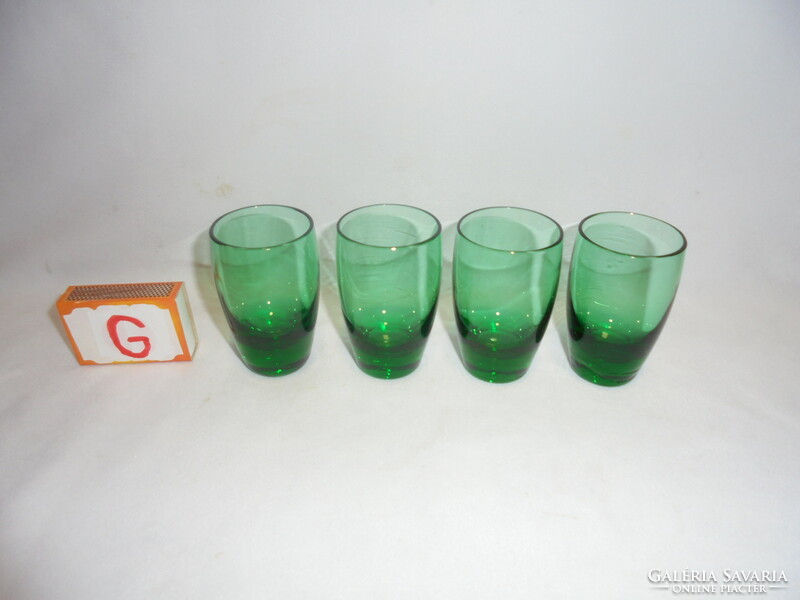 Négy darab régi, zöld, vastag talpú üveg likőrös, röviditalos, pálinkás pohár - együtt