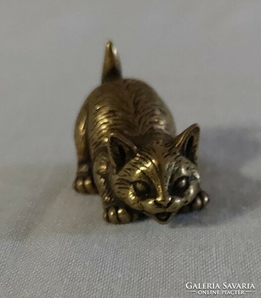 Miniatűr tömör sárgaréz cica figura