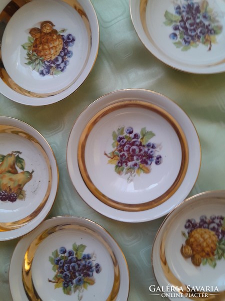 Eplag's beautiful collection of 6 flawless fruit plates