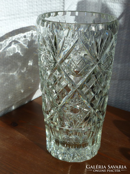 23cm-es gyönyörűen csiszolt Ajka kristály váza hibátlan újszerű