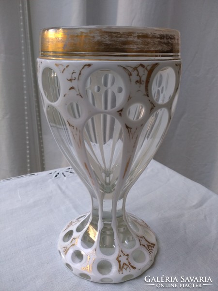 Biedermeier hántolt, aranyozott antik talpas üveg pohár kb. 1850-ből