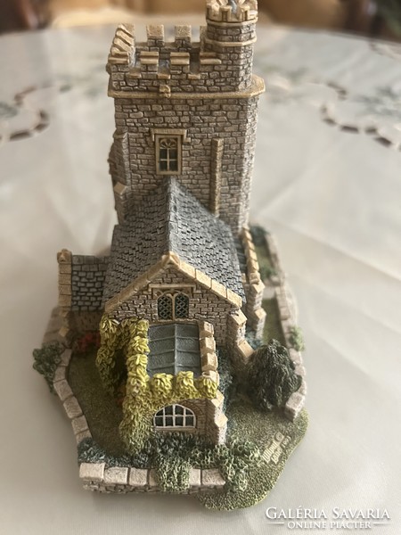 Lilliput English monastery model (stradling priory)