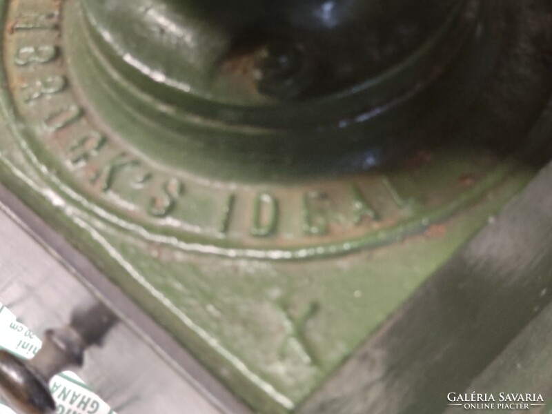 Cast iron grinder