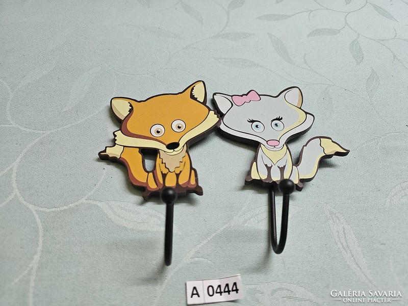 A0444 pair of foxes wooden hanger 17 cm