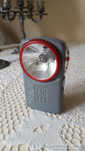 Retro flat cell metal flashlight