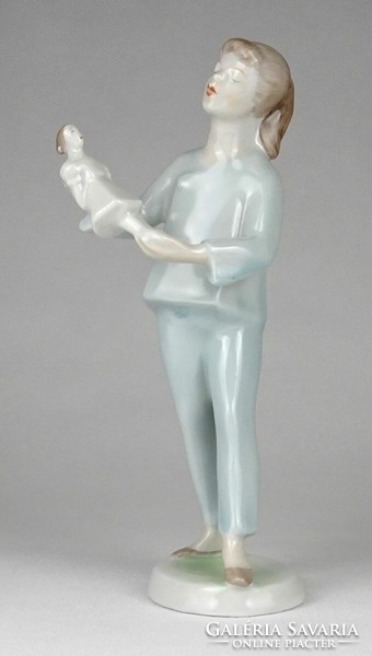 1O620 Babázó kislány Hollóházi porcelán figura 17 cm