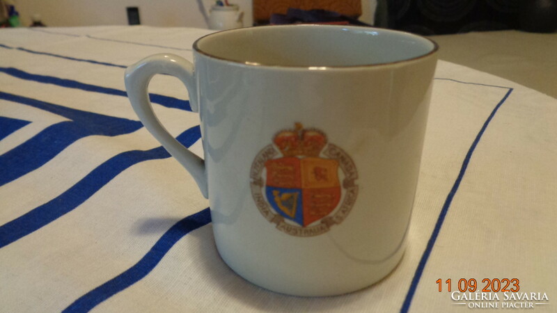 Angol -királyi emlék csésze  , V. györgy éy Queen Mary  , 25 éves uralkodására alkalmából
