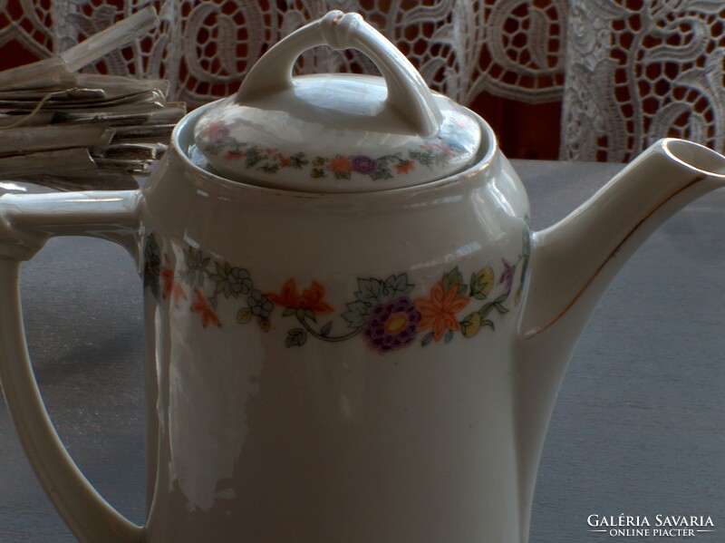 Very nice Meissen tea-coffee pourer, flawless