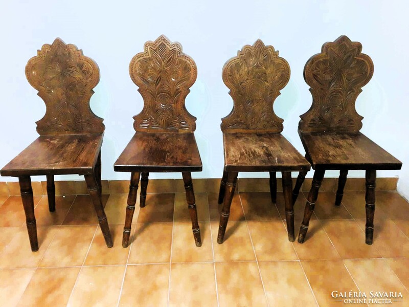 Carved table + 4 pcs. Chair.
