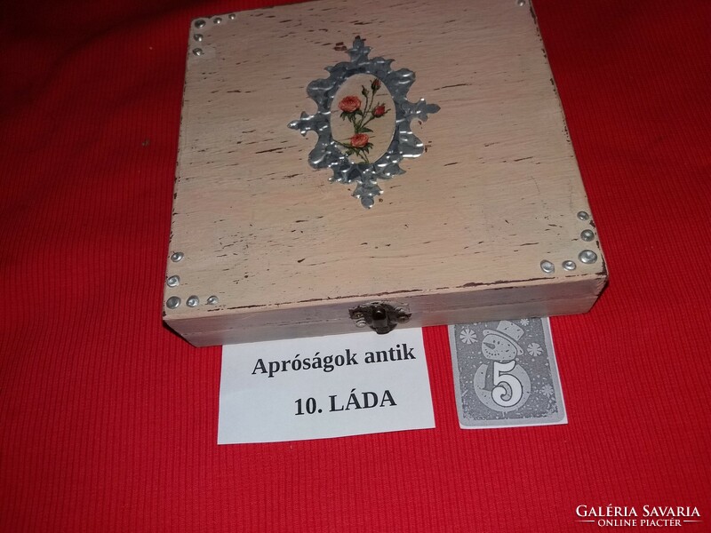 Old useful small wooden box with a strap with a copper buckle, even in Nessebar 15 x 15 x 3 cm according to the pictures