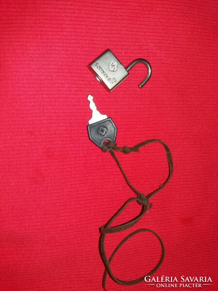 Old samsonite suitcase / bag lock with key as shown in the pictures