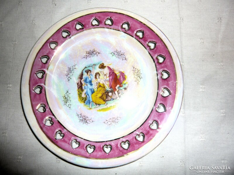 Jelenetes porcelán tányér