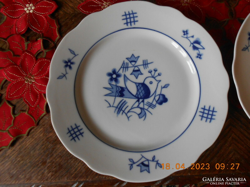 Zsolnay sinkó flat plate with bird