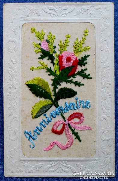 Antik üdvözlő képeslap dombornyomott keretben kézzel hímzett selyem virág