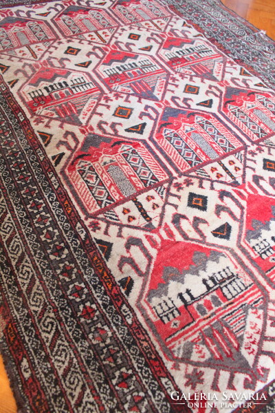Antik afgán szőnyeg