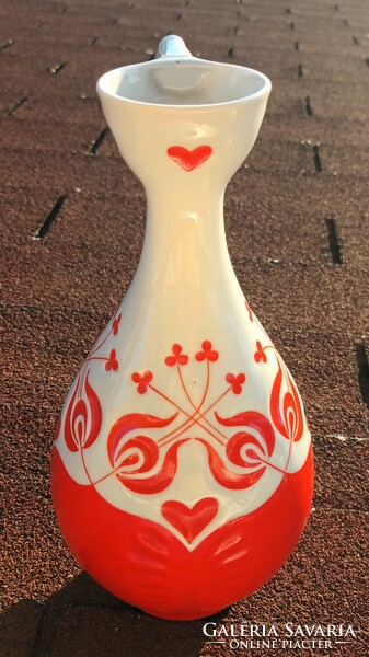 Pouring vase by Zsolnay Nikelszky