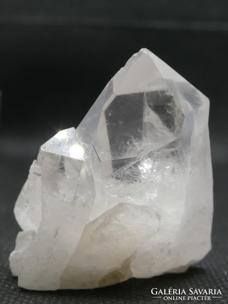 Természetes, nyers, Hegyikristály kvarc csoport. Gyűjteményi darab, ásvány dísztárgy. 35 gramm