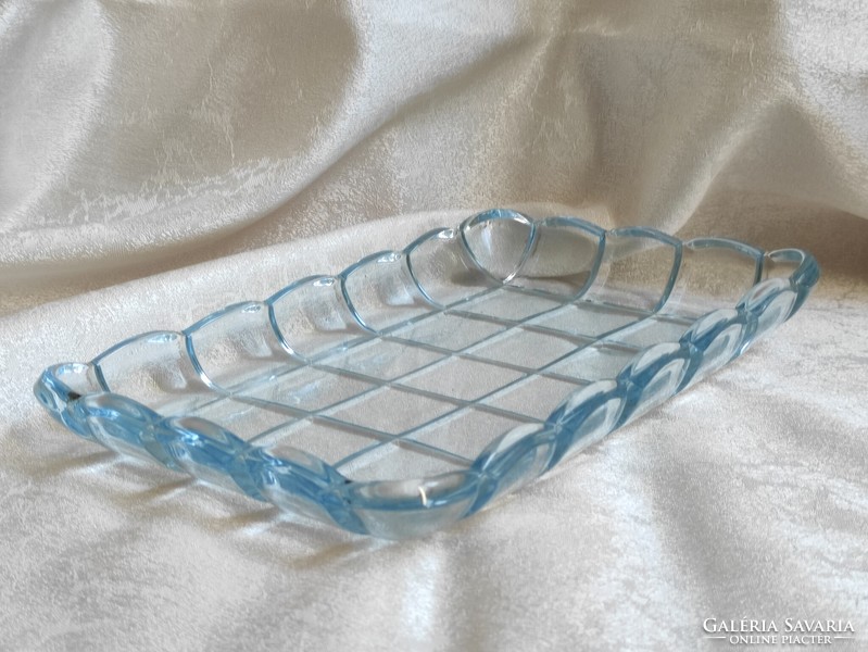 Halvány kék kisméretű csiszolt üveg kínáló tál négyzethálósran is romantikus