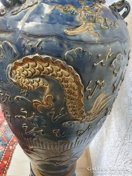 Meseszép 3részes hatalmas kínai kerámia váza. Nagyon szép kidolgozással. 170 cm magas kicsi hibával.