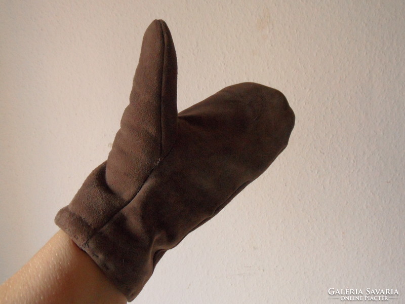 Irha one finger gloves