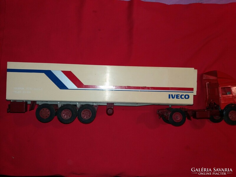 Régi ÓRIÁSI HUNGAROCAMION IVECO 73 cm hosszú modell / makett kamion autó a képek szerint