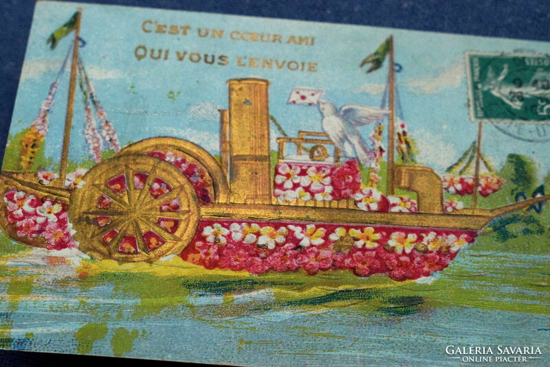 Antik dombornyomott üdvözlő képeslap arany gőzhajó virággal galamb szerelmeslevél