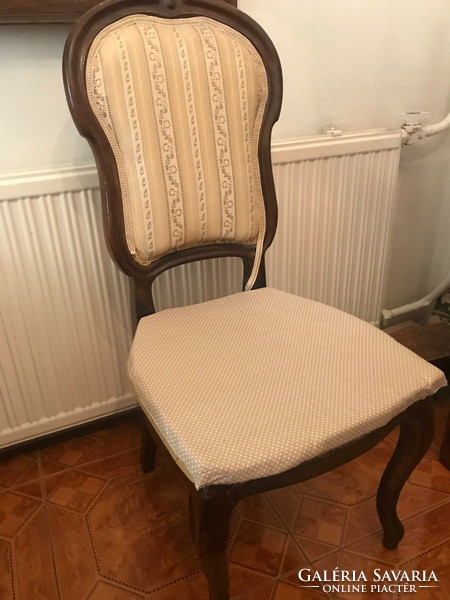 Neo-baroque chair