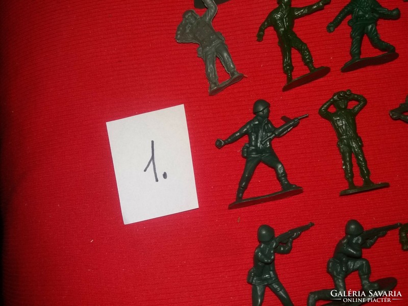 Retro trafikáru bazáráru műanyag játék katona katonák csomagban egyben képek szerint 1