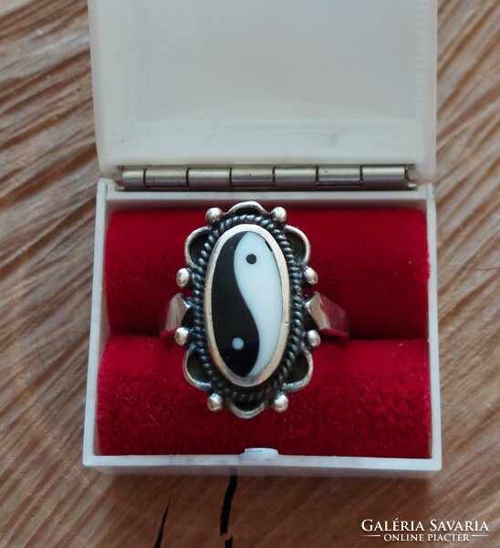 Very nice yin yang silver ring